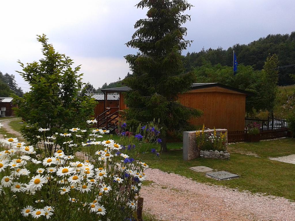 Campeggio Branchetto Hotel Bosco Chiesanuova Eksteriør billede