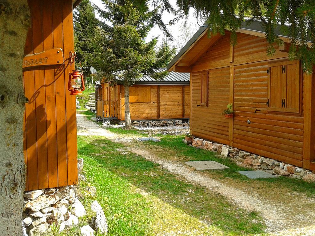 Campeggio Branchetto Hotel Bosco Chiesanuova Eksteriør billede