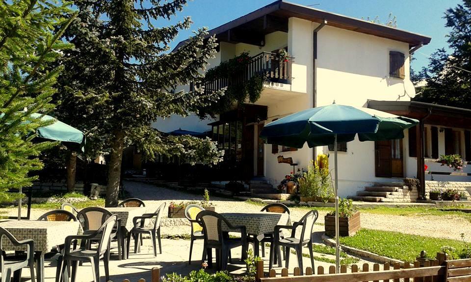 Campeggio Branchetto Hotel Bosco Chiesanuova Eksteriør billede