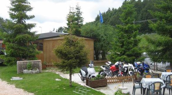 Campeggio Branchetto Hotel Bosco Chiesanuova Eksteriør billede