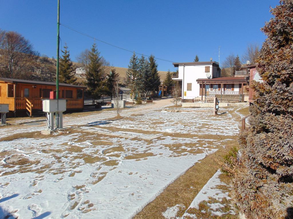 Campeggio Branchetto Hotel Bosco Chiesanuova Eksteriør billede